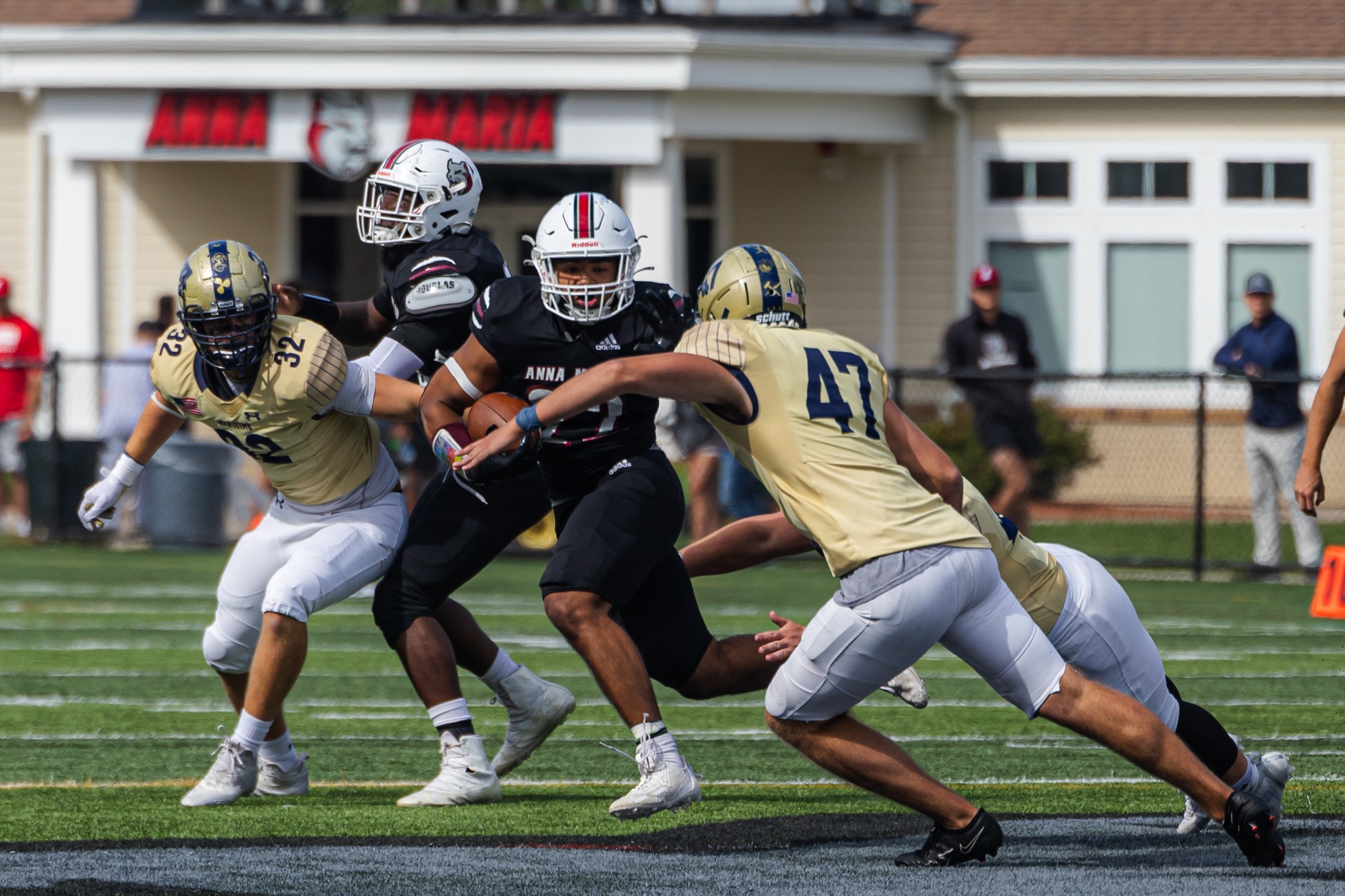 Football Falls To Salve 37-34 In New England Bowl