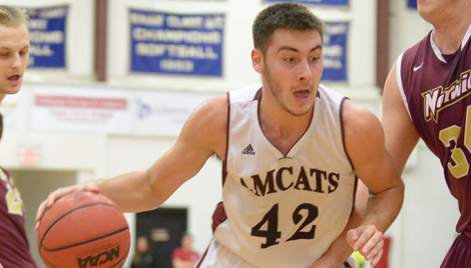 Men's Basketball Flies to One-Point Victory against Albertus Magnus, 81-80