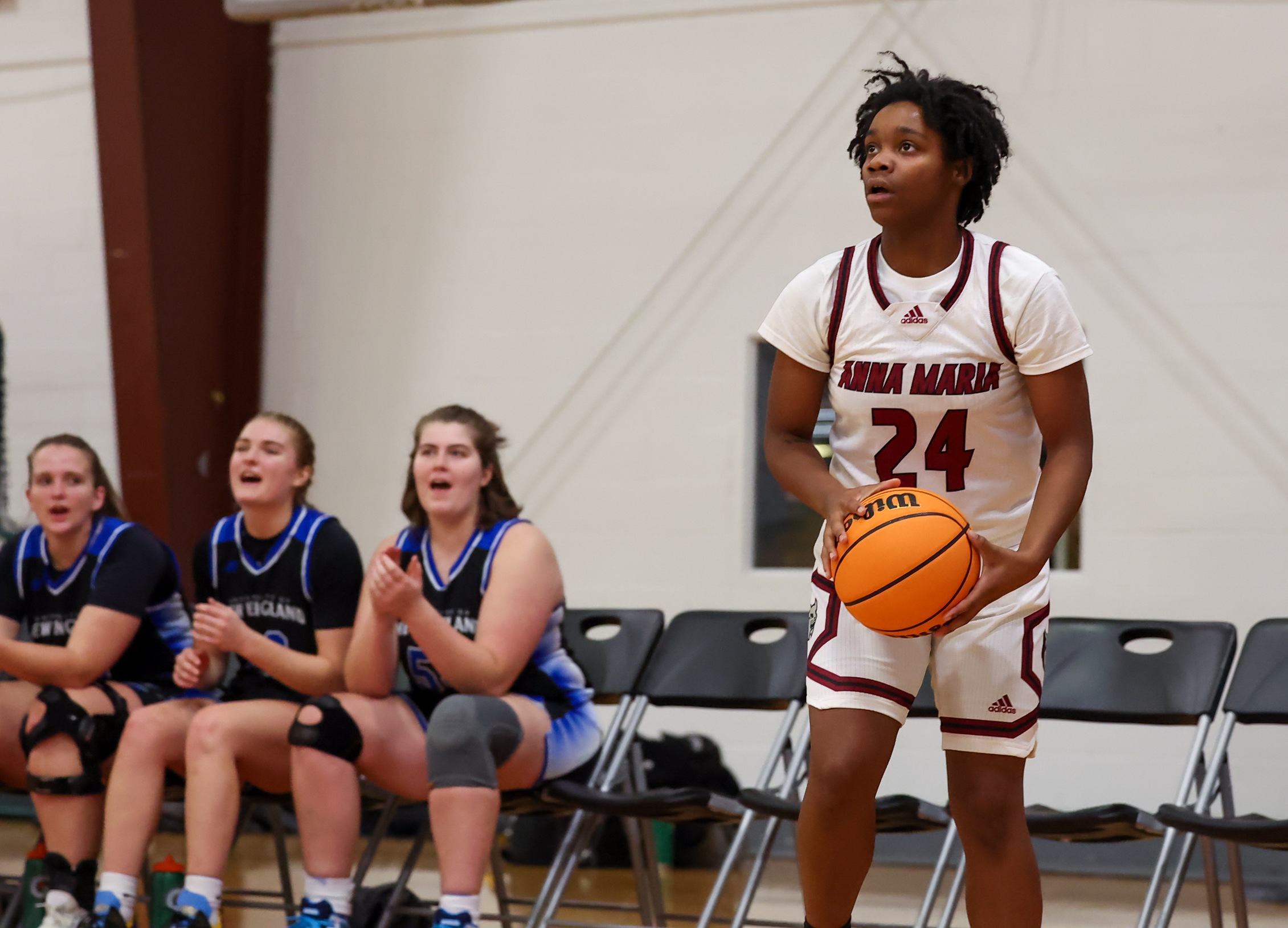 Bulldogs Can’t Keep Up With Women’s Basketball