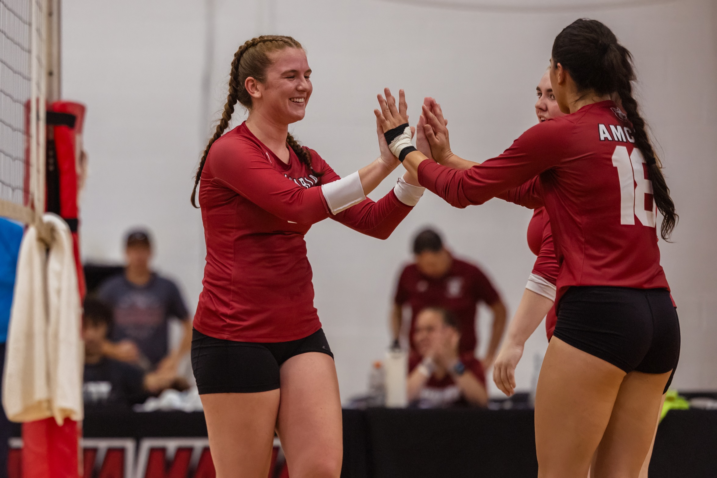 Volleyball Comes From Behind For Road Win Over Falcons