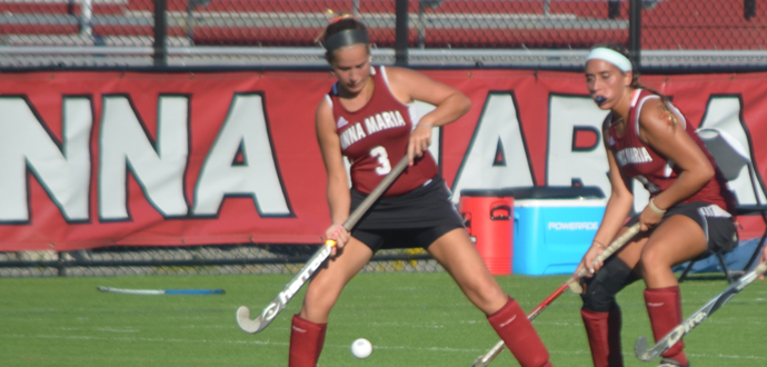 Field Hockey Soars to 4-1 Victory over Becker