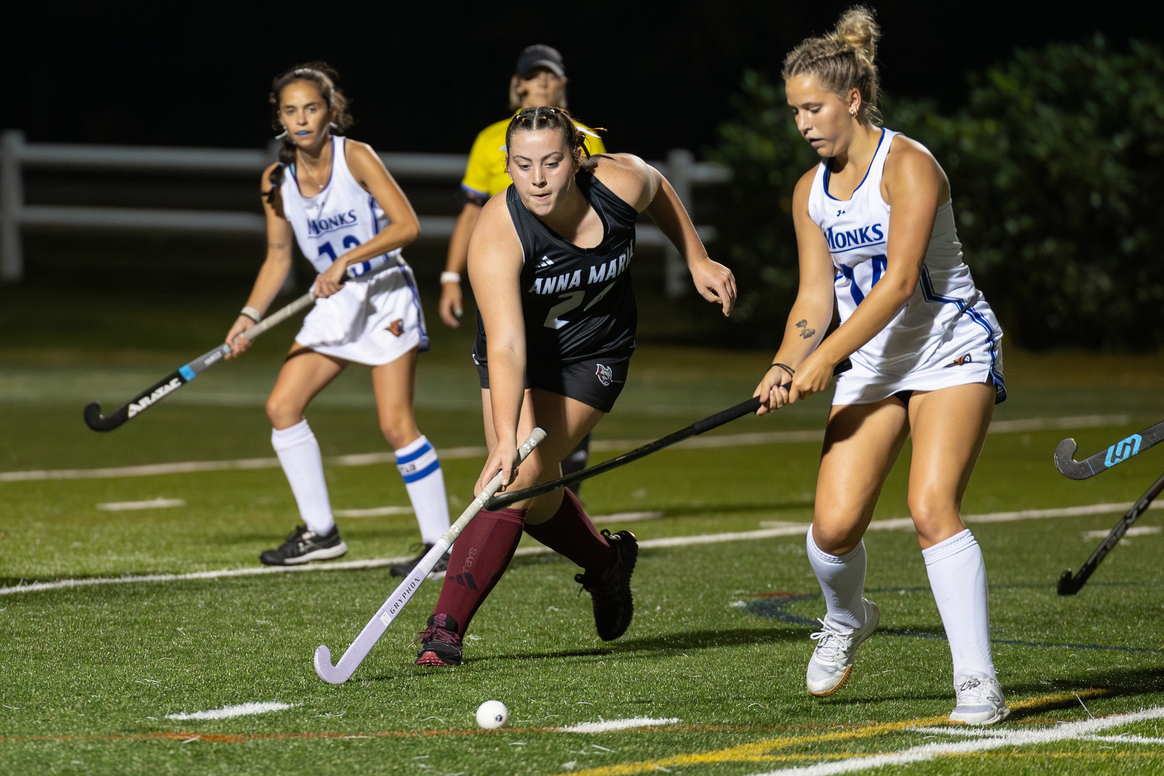 Field Hockey Edged By Falcons