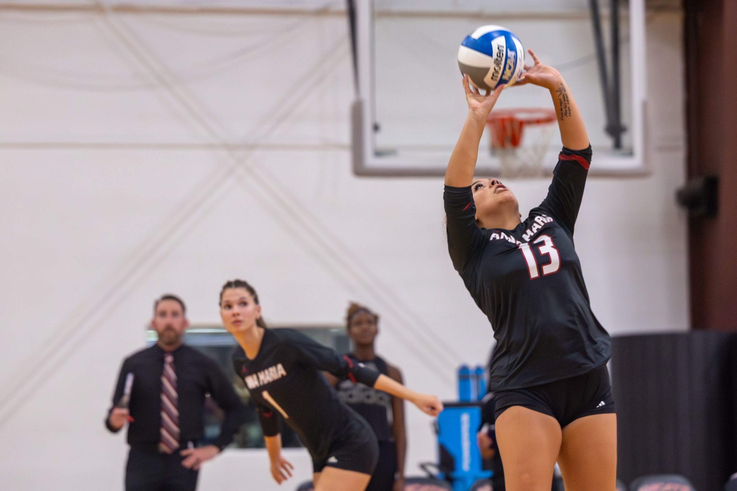 Women's Volleyball Struggles With Chargers