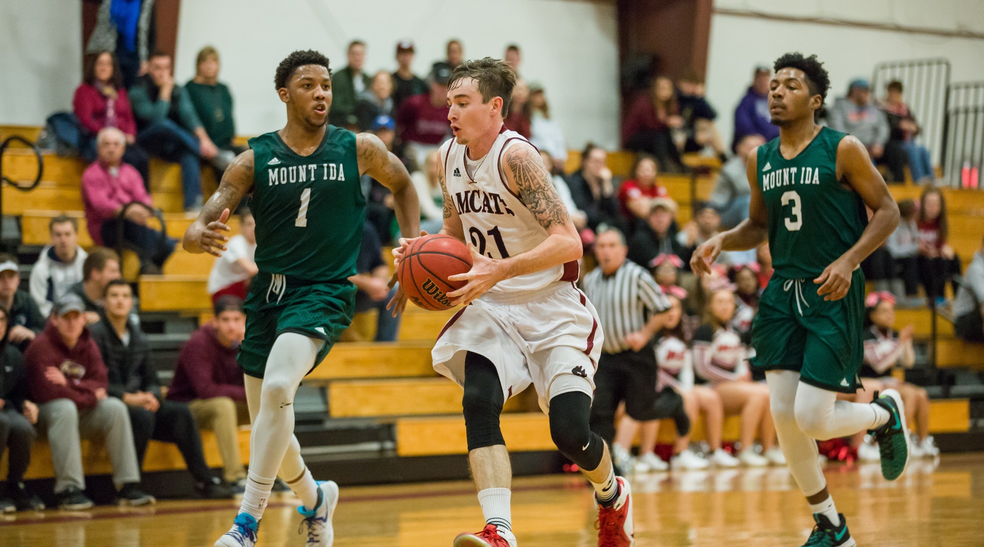 Men's Basketball Suffers Loss to Lasers, 75-61