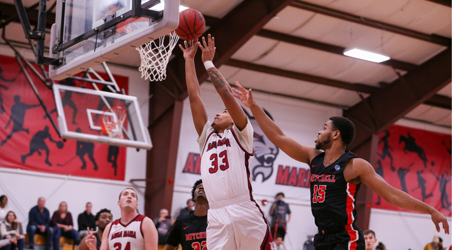 Men's Basketball Takes Down Norwich to Open Conference Play, 85-67