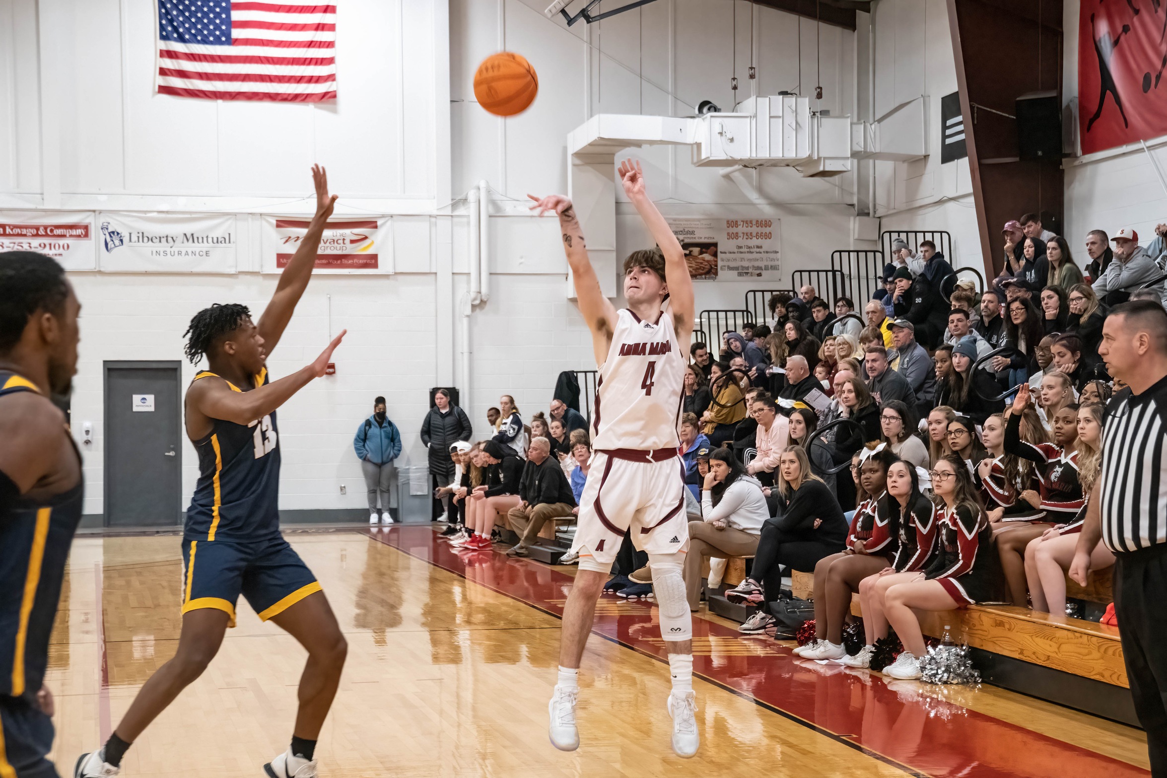 Bantams Too Much For Men’s Basketball