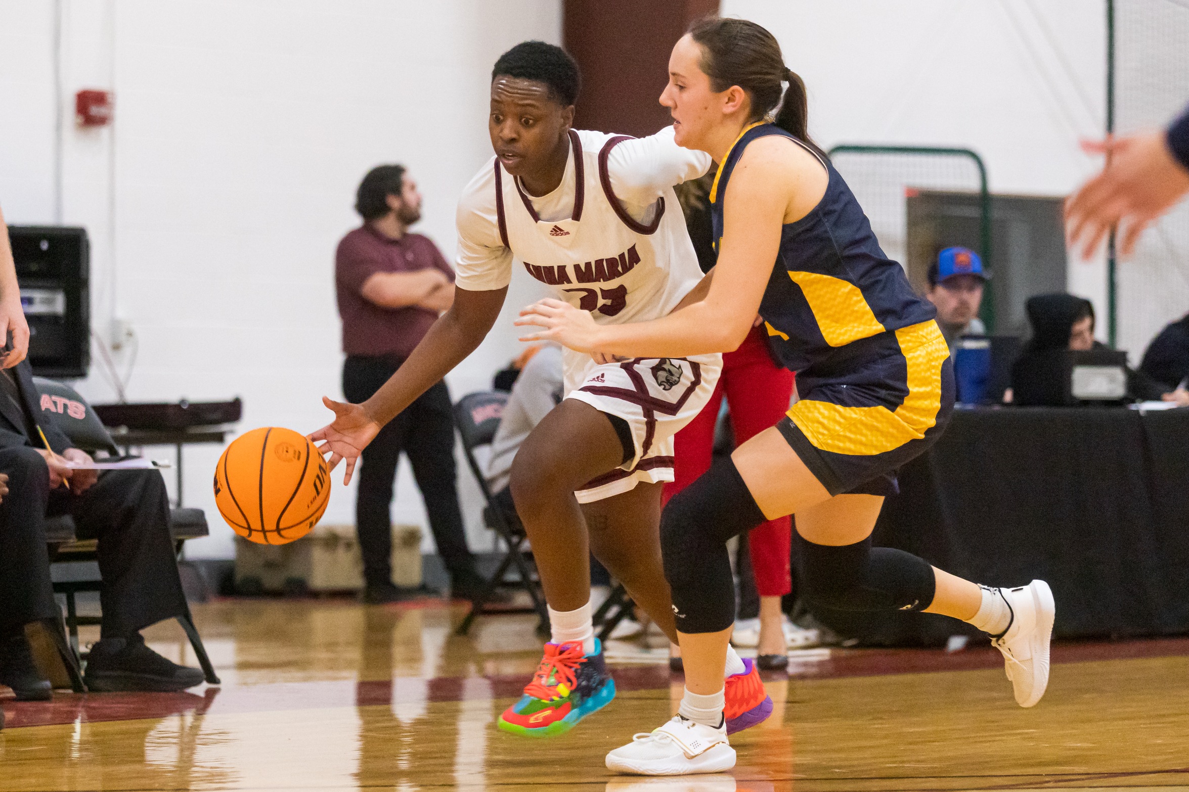 Women’s Basketball Pulls Past Lyons In The Second Half