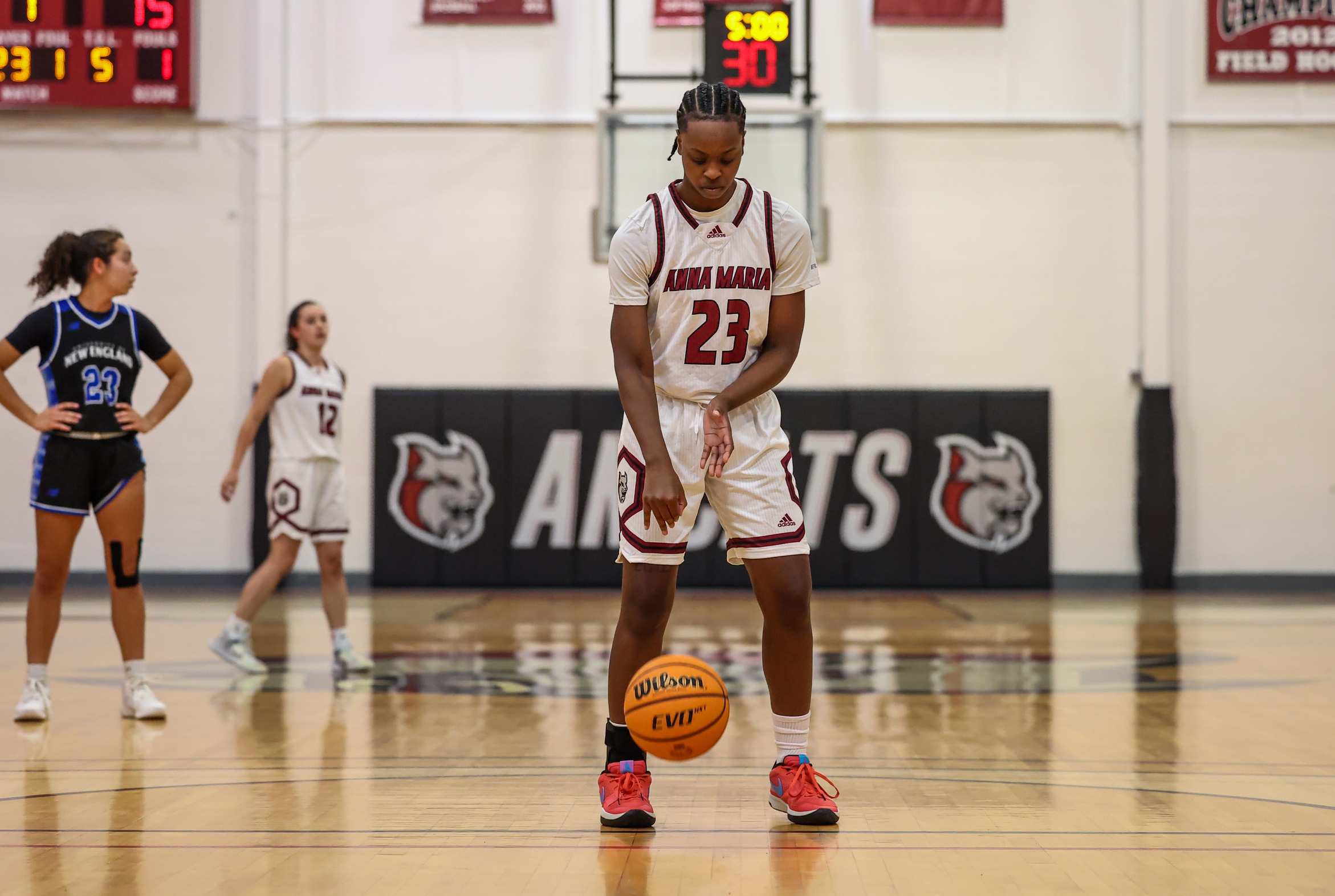 Women’s Basketball Can’t Keep Up With Blue Jays