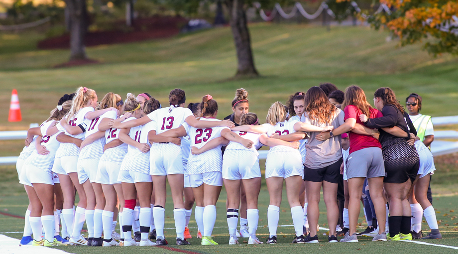 Women's Soccer Falls to Emmanuel in Final Home Contest