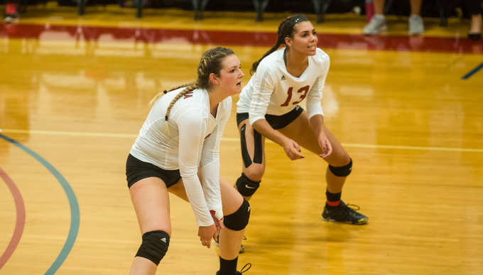 Volleyball Splits with Lasell, Rivier in GNAC Tri-Match