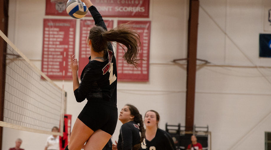 Volleyball Blanked by Rhode Island College