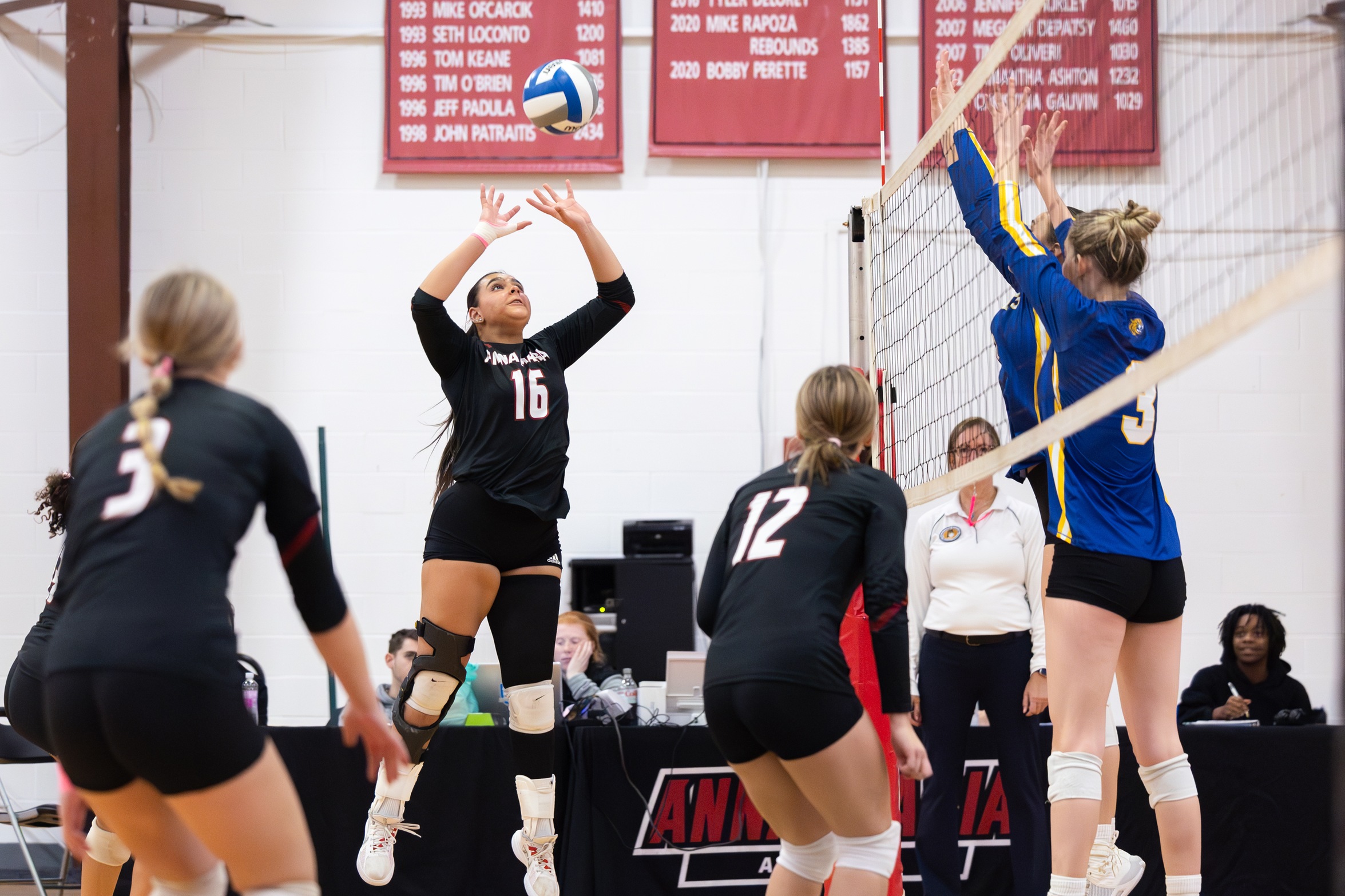 VOLLEYBALL FALLS SHORT AGAINST BLAZERS AND CAN’T KEEP UP AGAINST RAIDERS IN TRI-MATCH